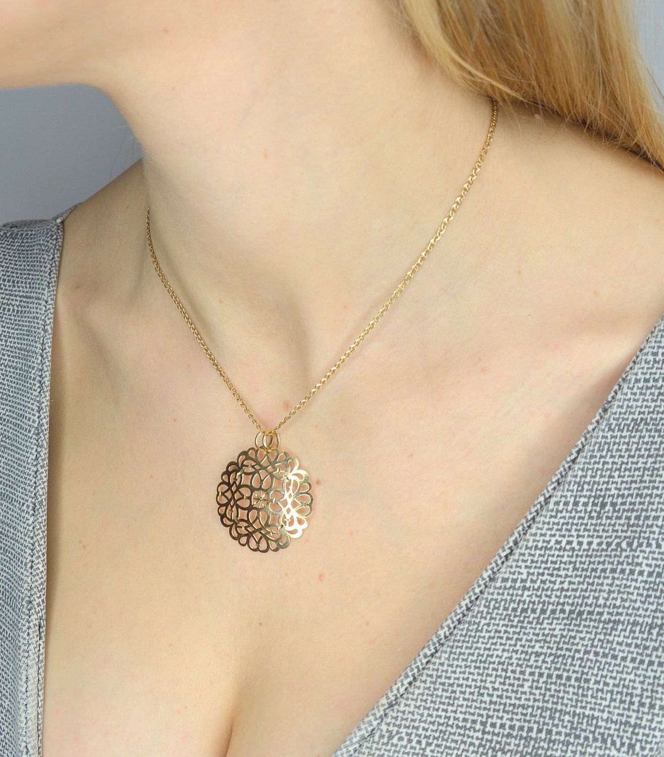 Złota zawieszka 585 kółko z wzorem GR Z8.jpg